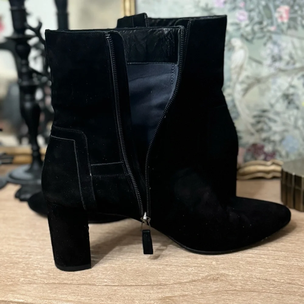 Aquatalia Tilly suede weatherproof ankle boots in black ~ Size 12